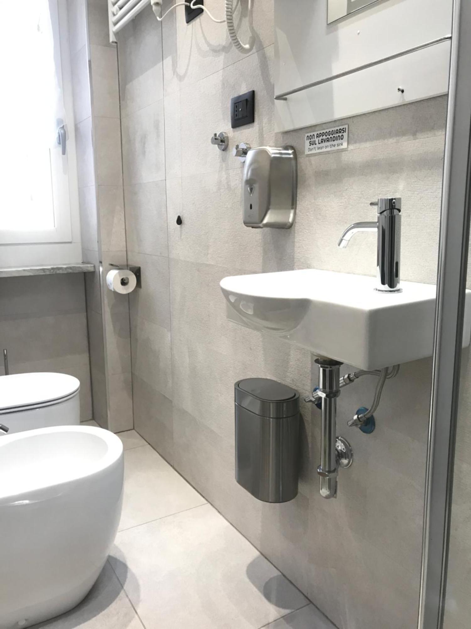 Drooms 4,0 Domotic Smart Self 24H,7 Vicino Treni Porta Susa E Centro Storico Turin Luaran gambar