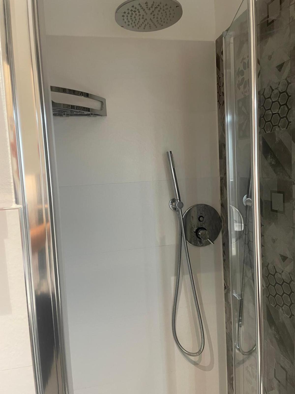 Drooms 4,0 Domotic Smart Self 24H,7 Vicino Treni Porta Susa E Centro Storico Turin Luaran gambar