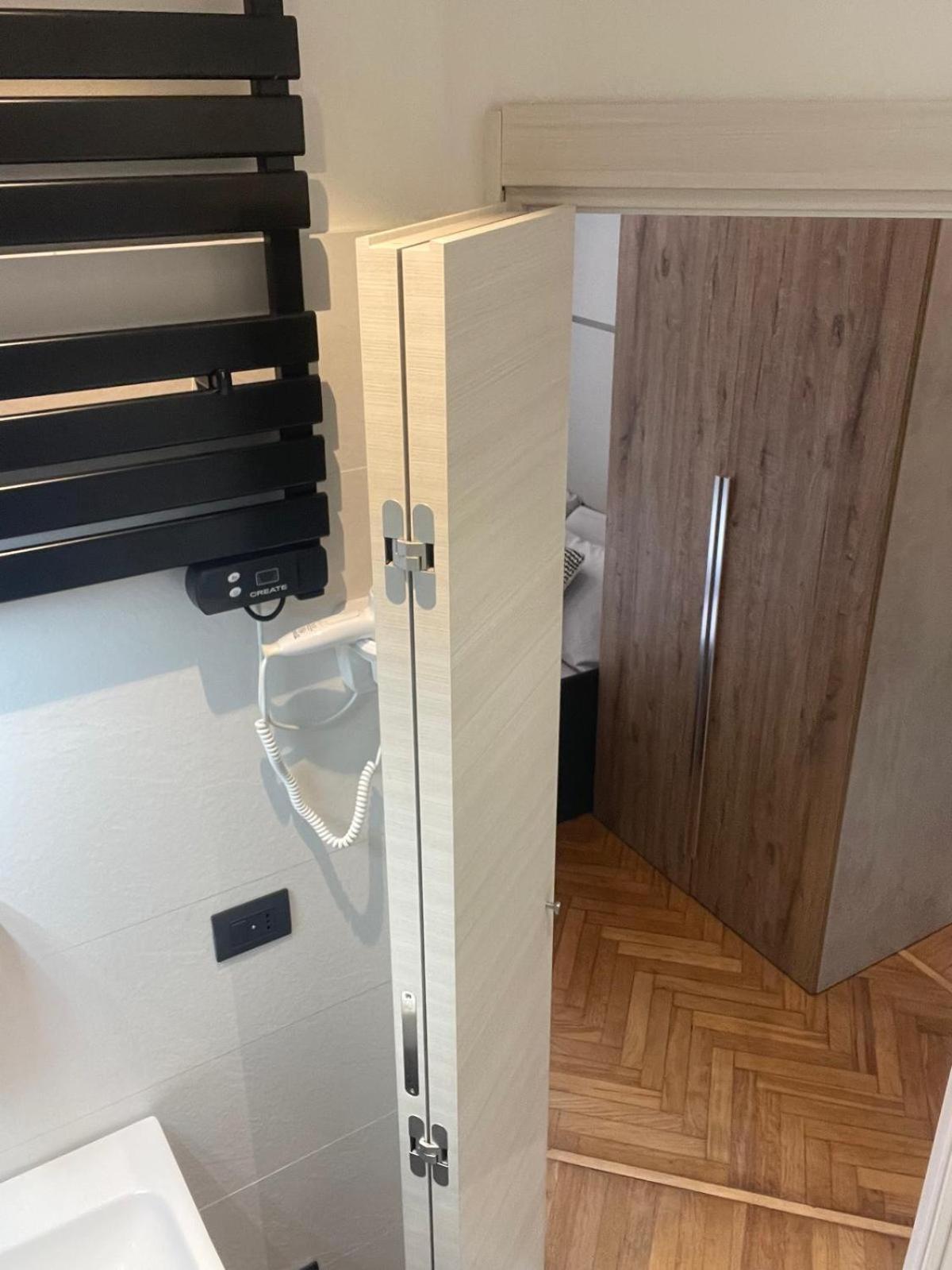 Drooms 4,0 Domotic Smart Self 24H,7 Vicino Treni Porta Susa E Centro Storico Turin Luaran gambar