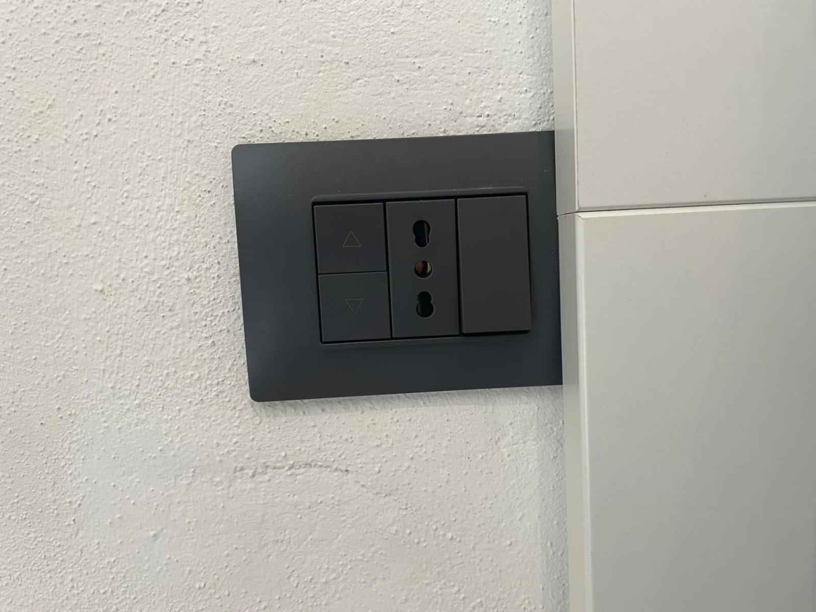 Drooms 4,0 Domotic Smart Self 24H,7 Vicino Treni Porta Susa E Centro Storico Turin Luaran gambar
