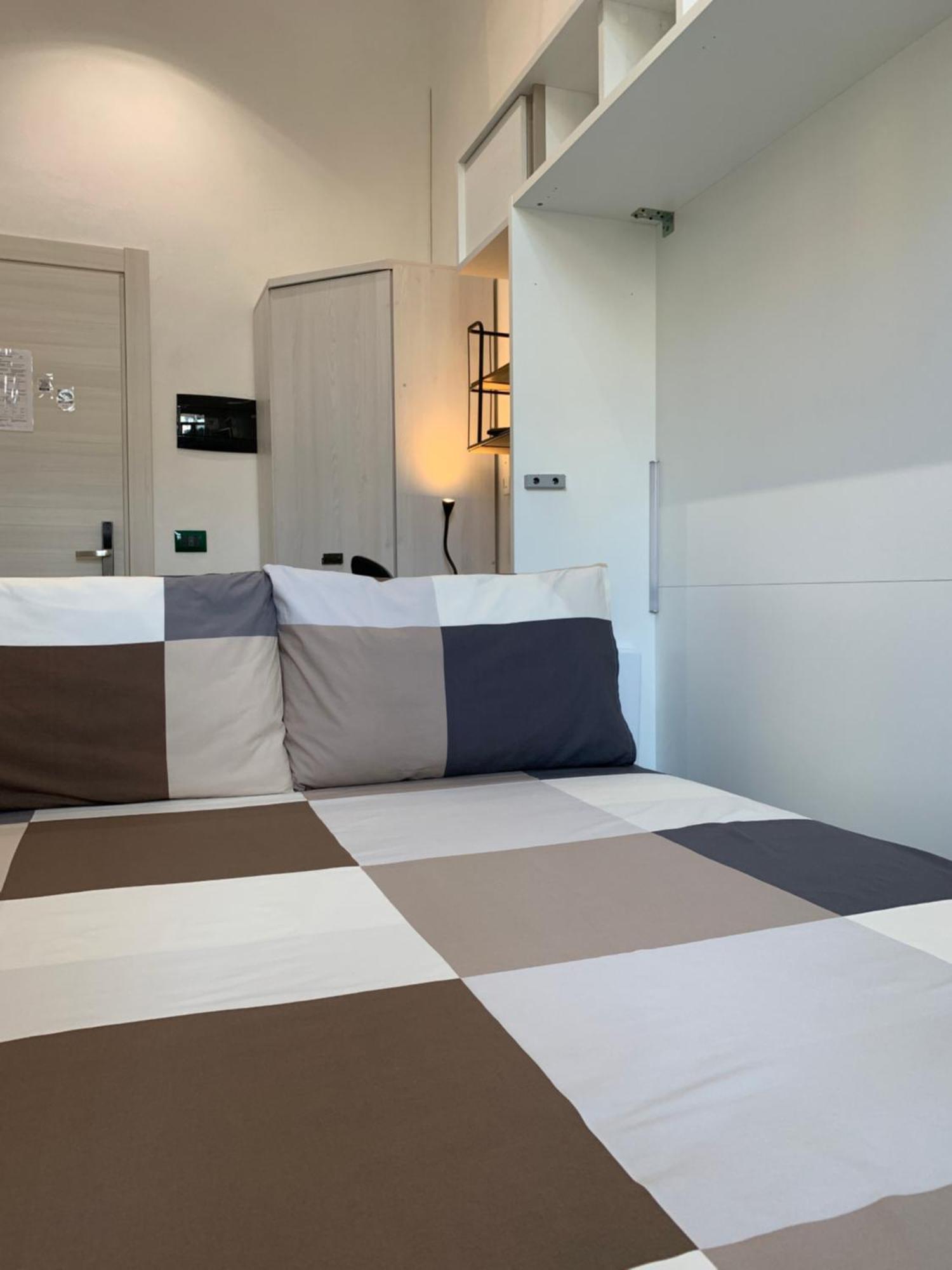 Drooms 4,0 Domotic Smart Self 24H,7 Vicino Treni Porta Susa E Centro Storico Turin Luaran gambar
