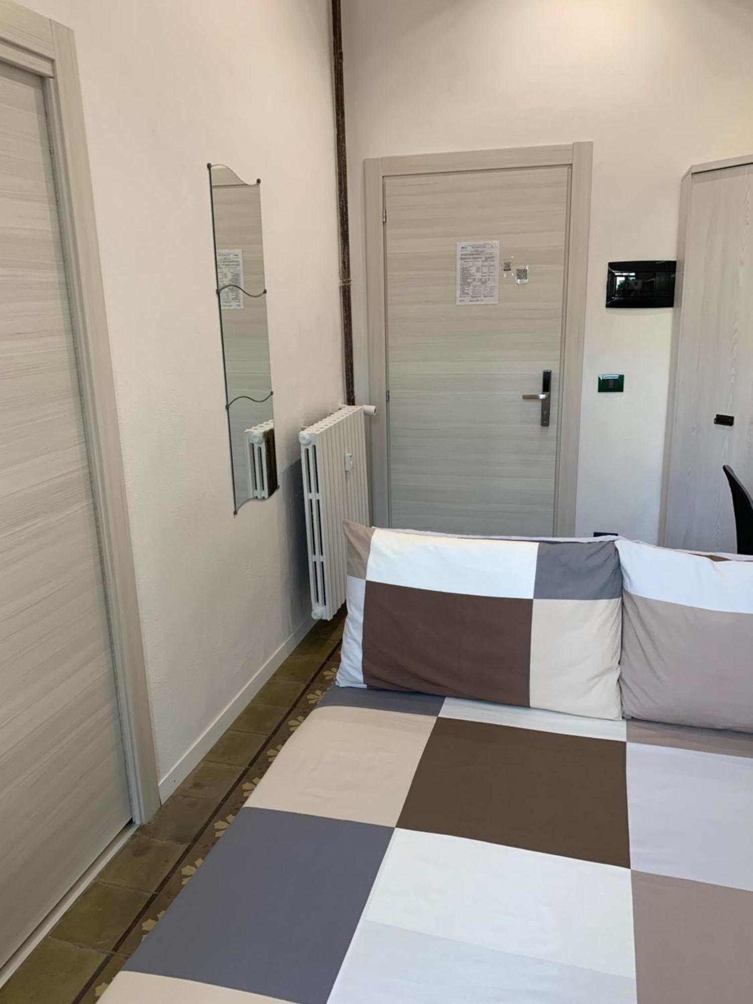 Drooms 4,0 Domotic Smart Self 24H,7 Vicino Treni Porta Susa E Centro Storico Turin Luaran gambar